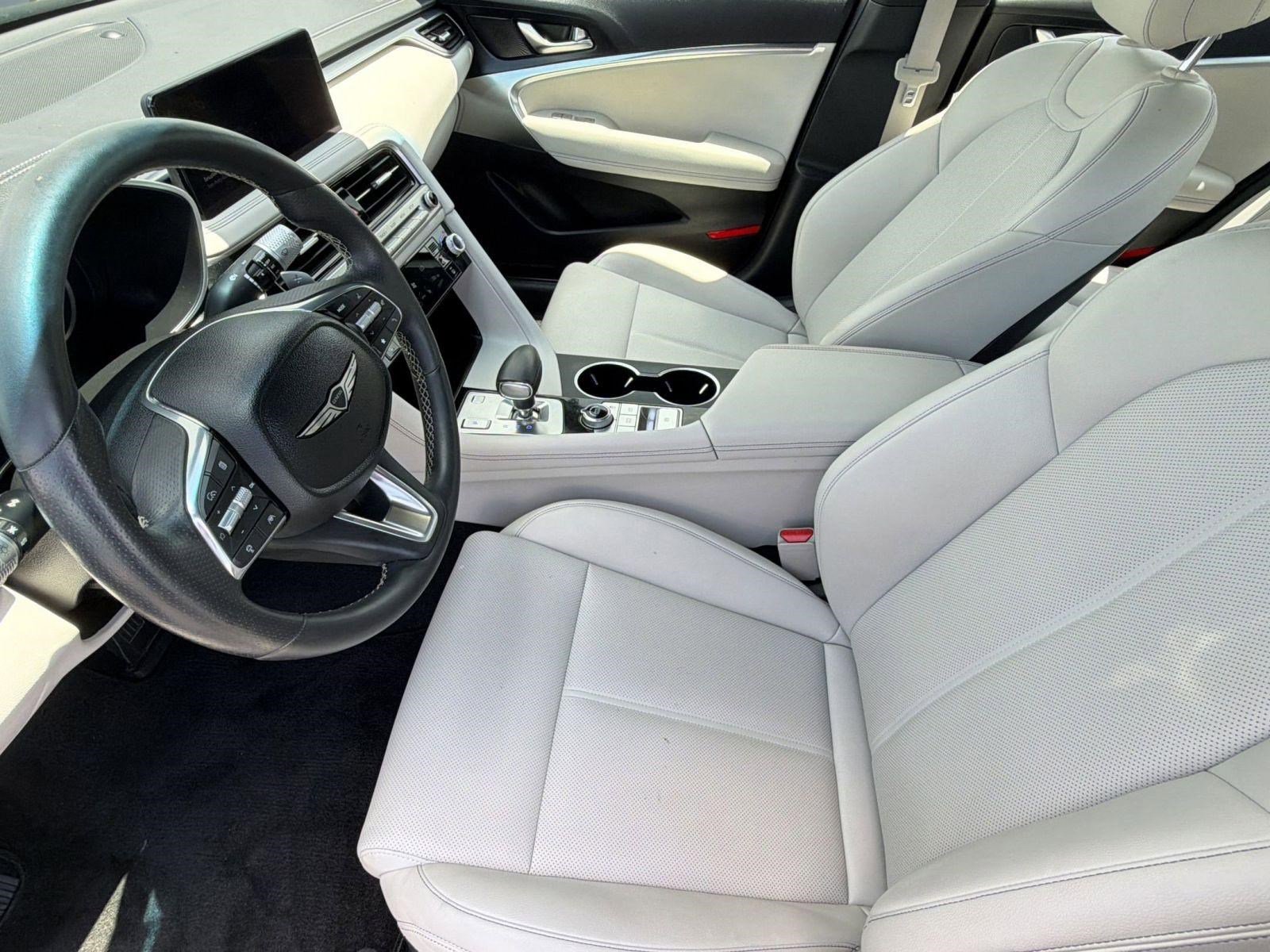 Used 2025 Genesis G70 2.5T image 21