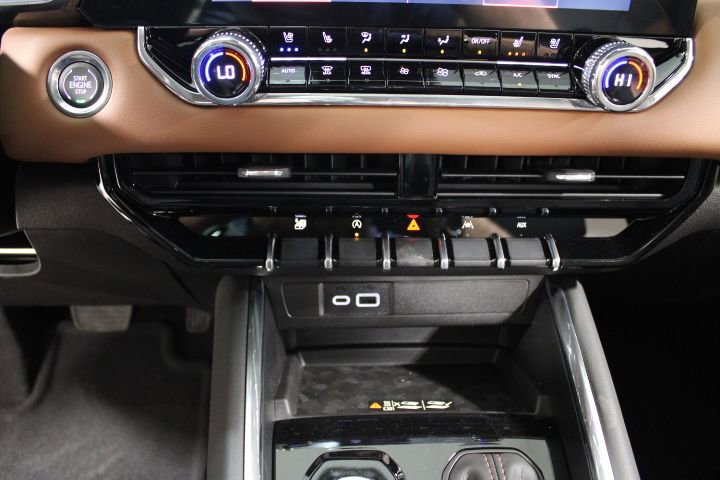 New 2026 GMC Canyon AT4 w/ Technology Plus Package AWD/4WD image 35