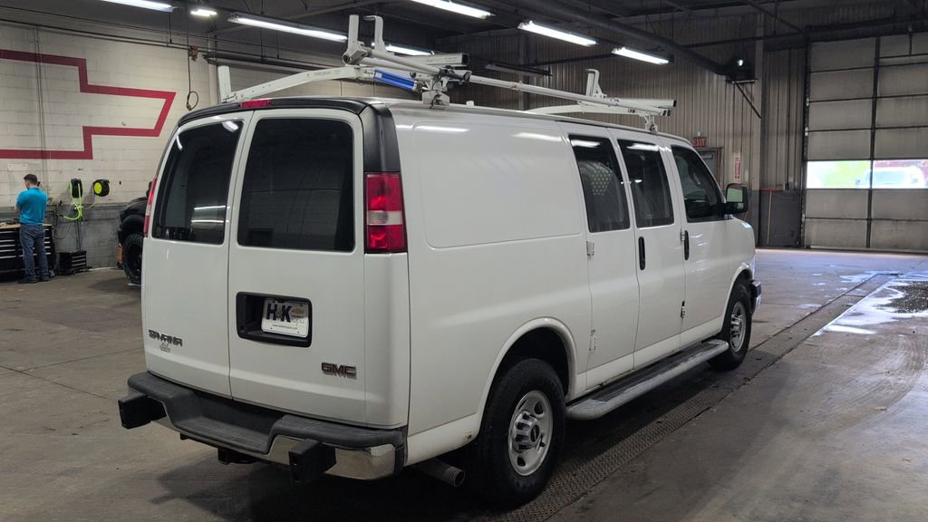 Used 2017 GMC Savana 2500 RWD image 6