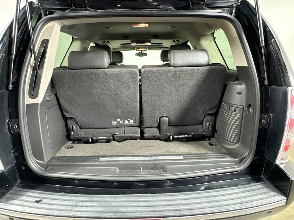 Used 2013 GMC Yukon Denali RWD image 32