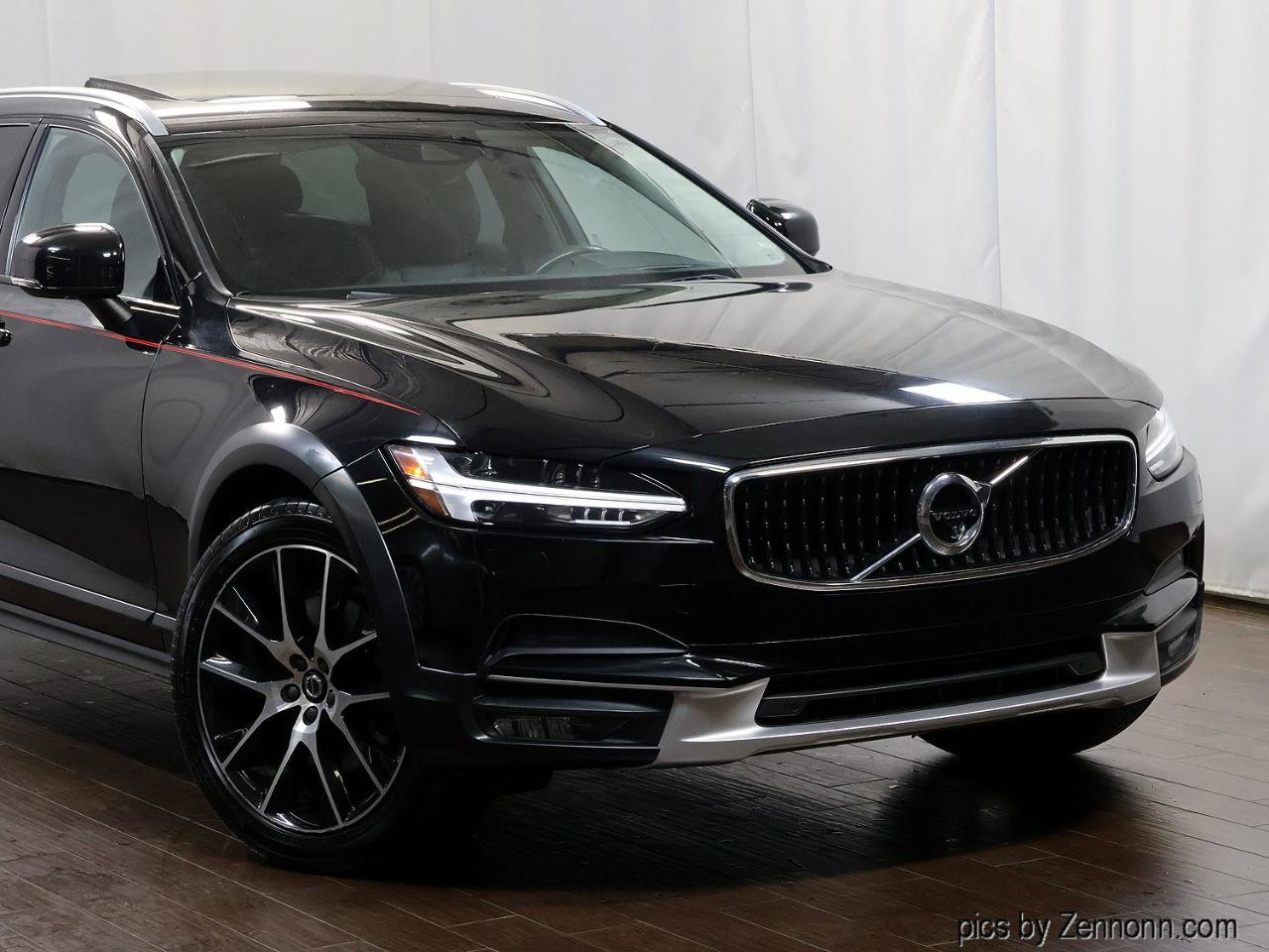 Used 2020 Volvo V90 T6 Cross Country w/ Protection Package Premier AWD/4WD image 2