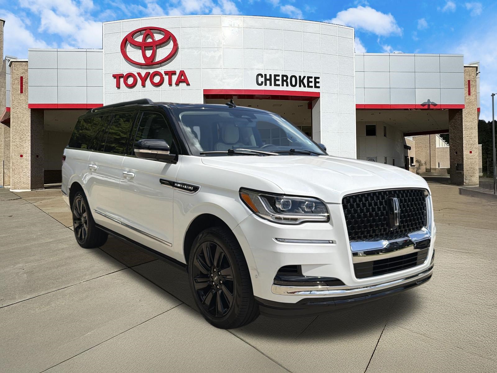 Used 2023 Lincoln Navigator L Black Label AWD/4WD image 3