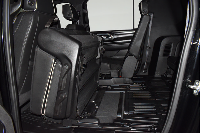 Used 2024 GMC Yukon XL SLT AWD/4WD image 17
