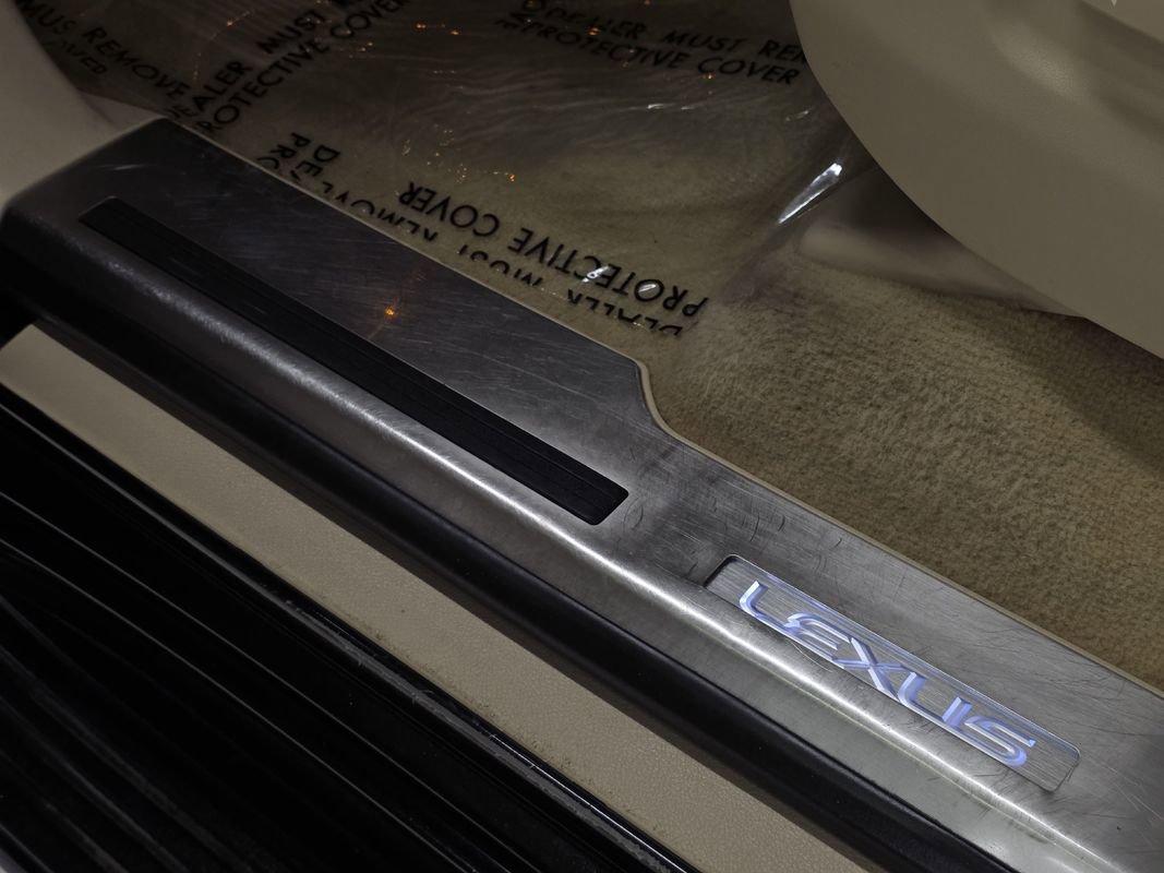 Used 2015 Lexus LX 570 4WD image 29