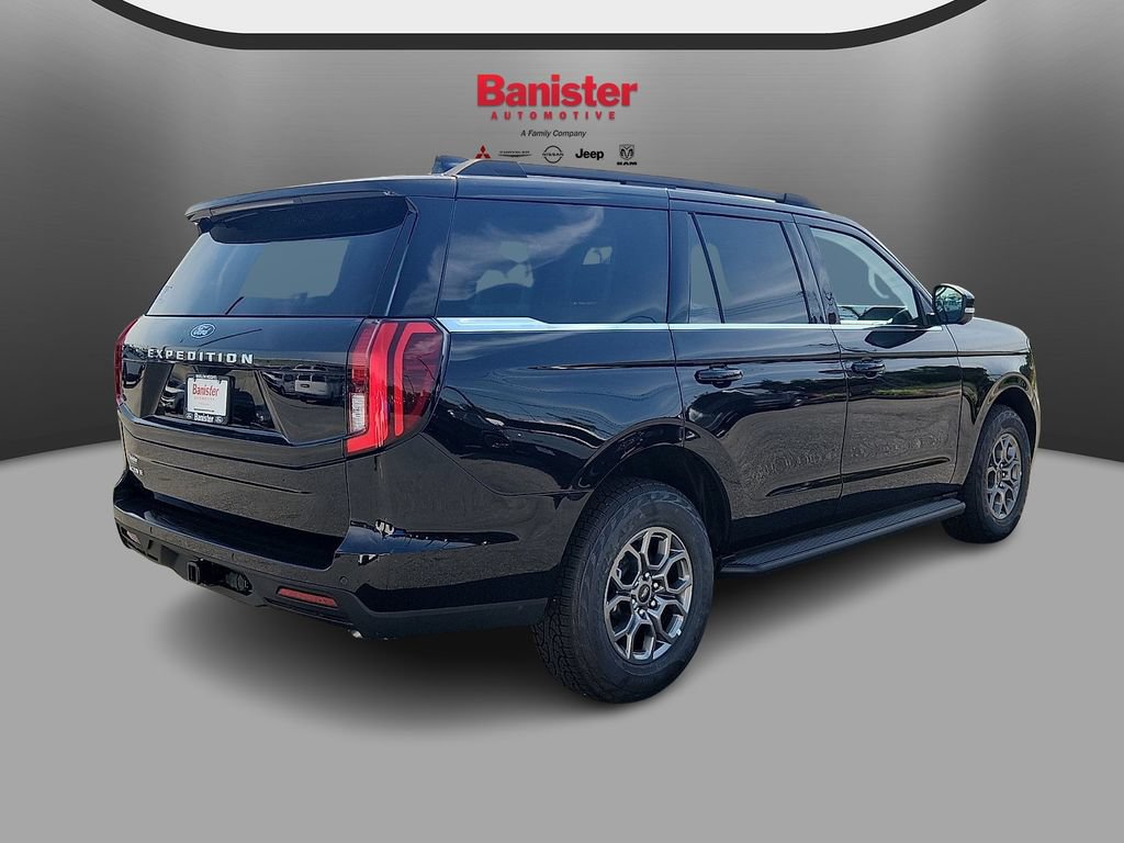 New 2026 Ford Expedition Active AWD/4WD image 3