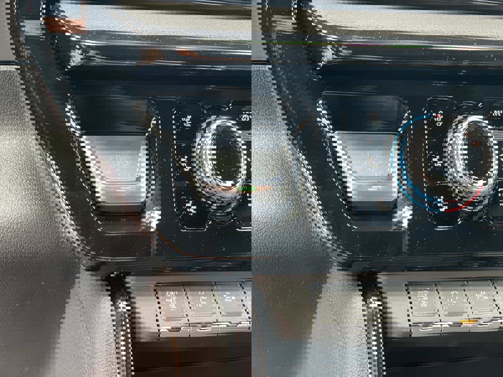 New 2026 GMC Sierra 2500 AT4 w/ AT4 Premium Plus Package image 18