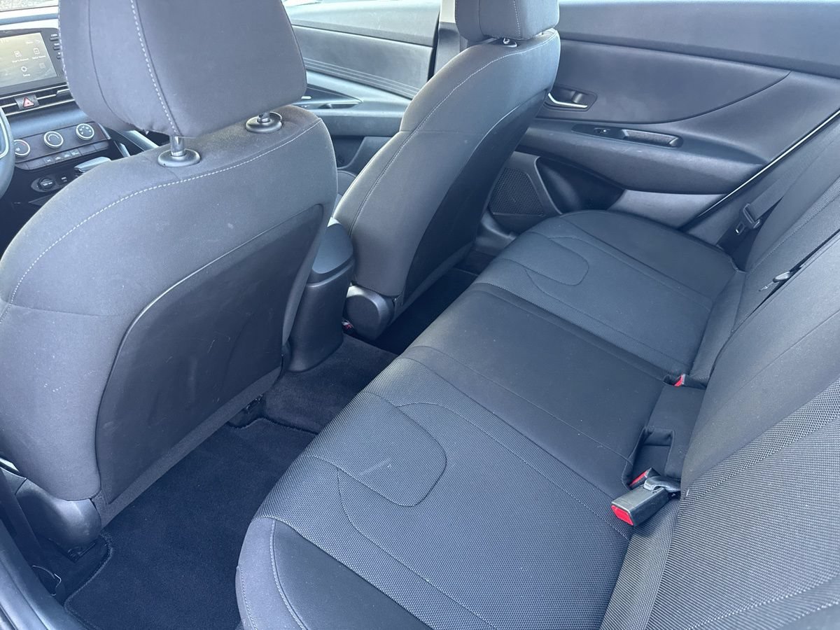 Used 2023 Hyundai Elantra SE FWD image 34