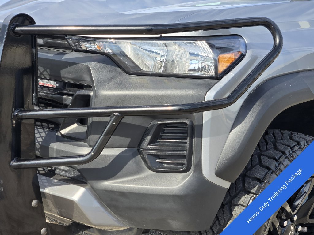 Used 2023 Chevrolet Colorado Trail Boss w/ Technology Package AWD/4WD image 11