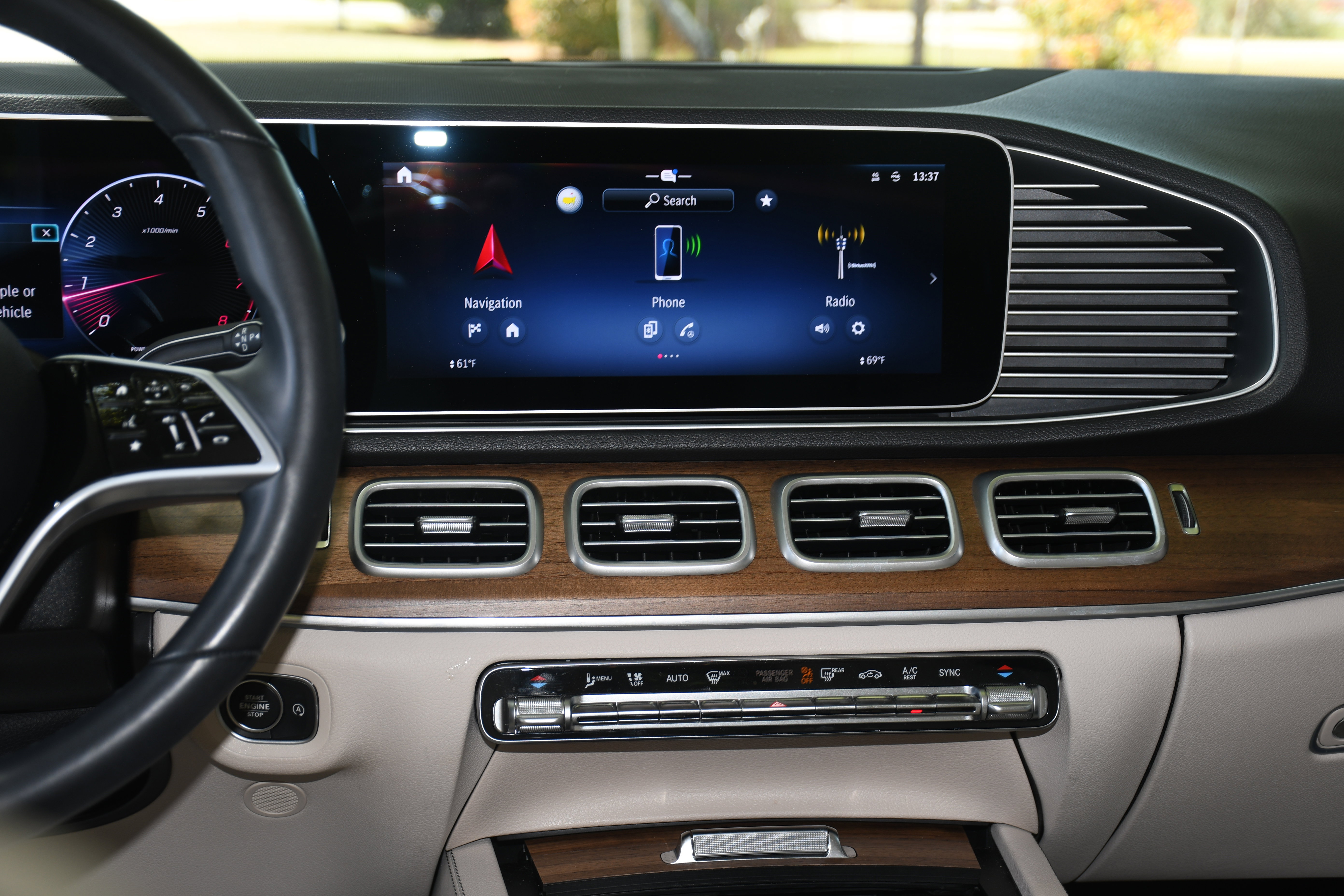 Used 2024 Mercedes-Benz GLE 450 4MATIC image 17