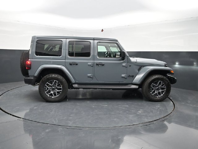 New 2026 Jeep Wrangler Unlimited Sahara AWD/4WD image 11