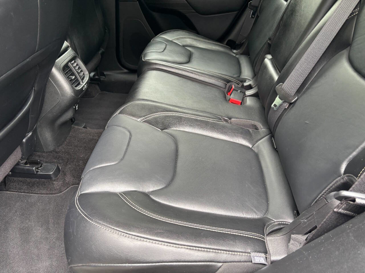 Used 2014 Jeep Cherokee Limited FWD image 19