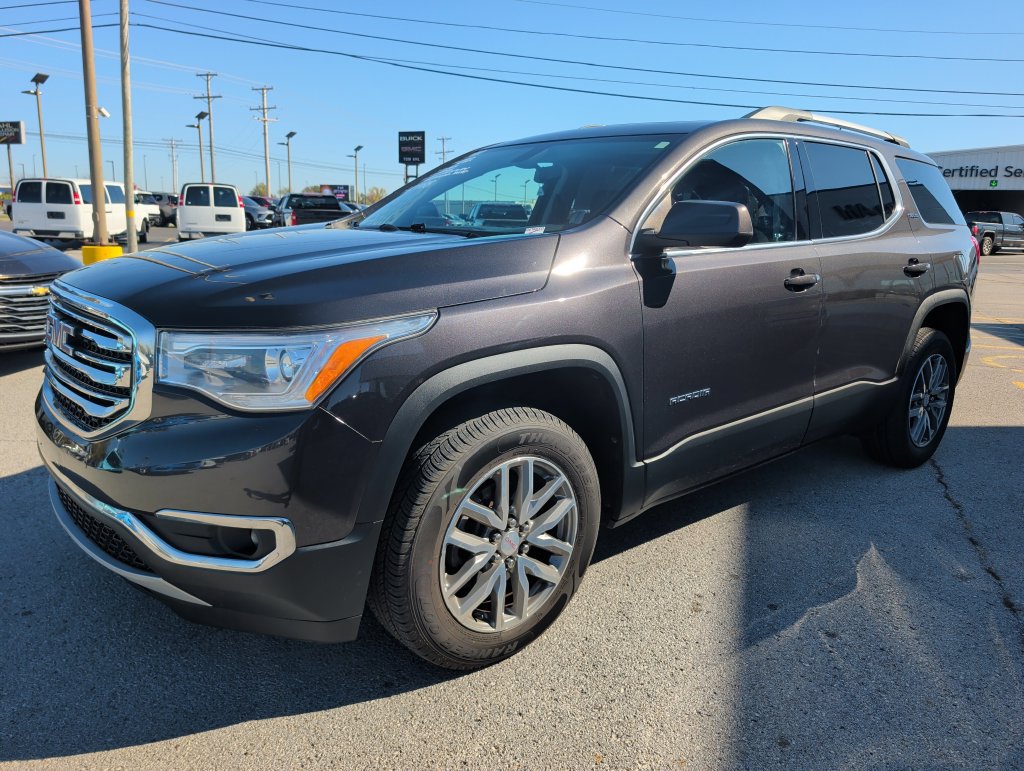 Used 2017 GMC Acadia SLE FWD image 3