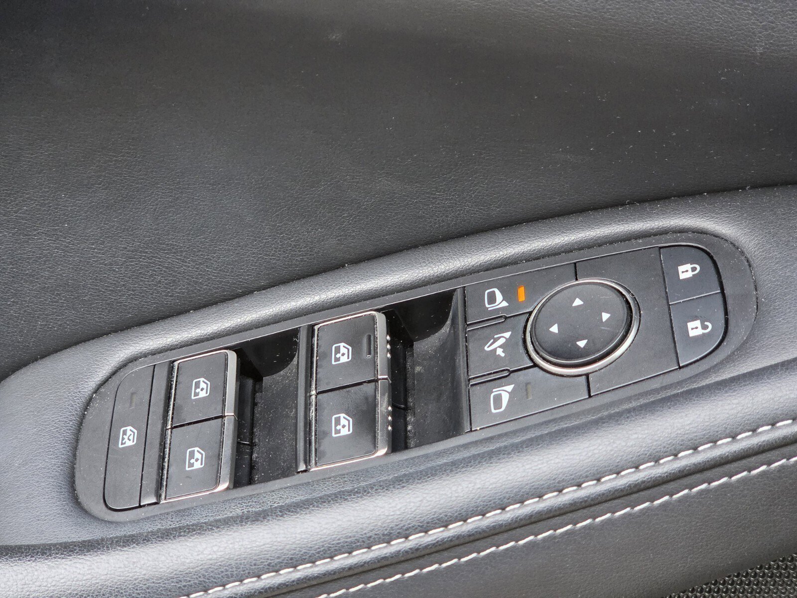 Used 2023 INFINITI QX60 Luxe w/ Cargo Package image 29