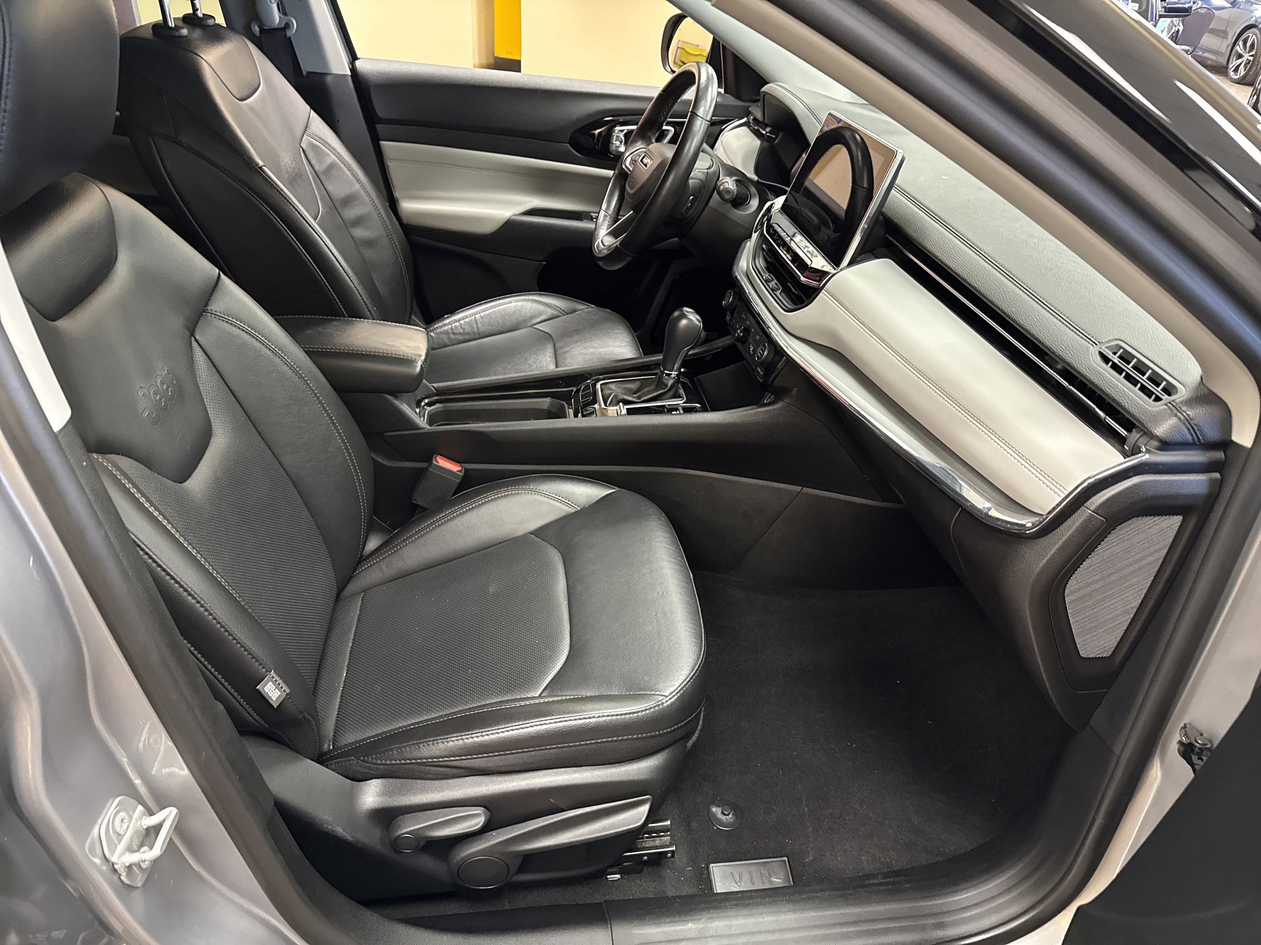 Used 2022 Jeep Compass Limited w/ Sun and Sound Group AWD/4WD image 15