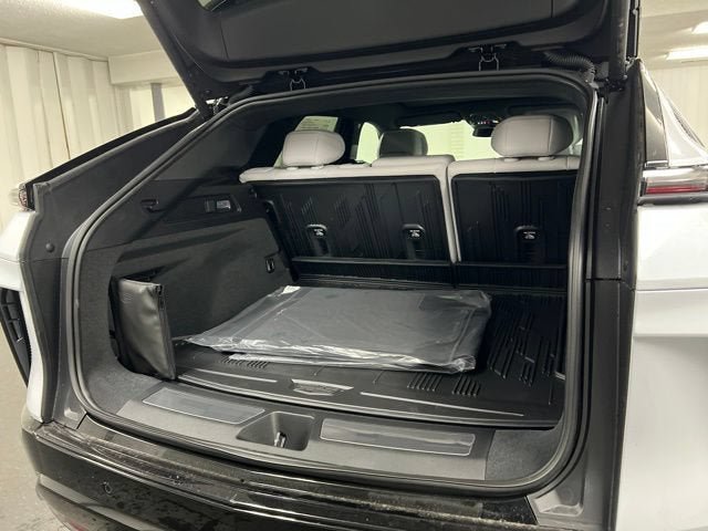 New 2026 Cadillac Lyriq Sport w/ LPO, Floor Liner Package AWD/4WD image 19
