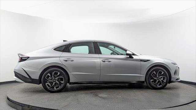 Used 2025 Hyundai Sonata SEL FWD image 9