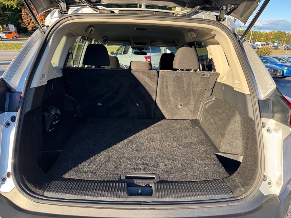 Certified 2023 Nissan Rogue SV image 10