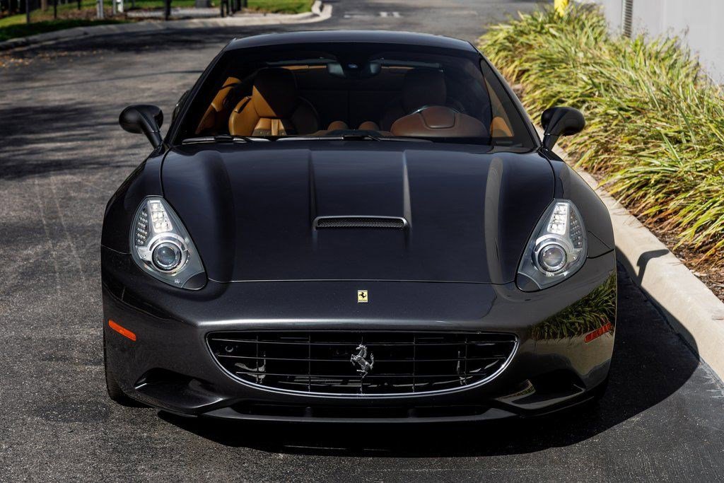 Used 2010 Ferrari California image 7