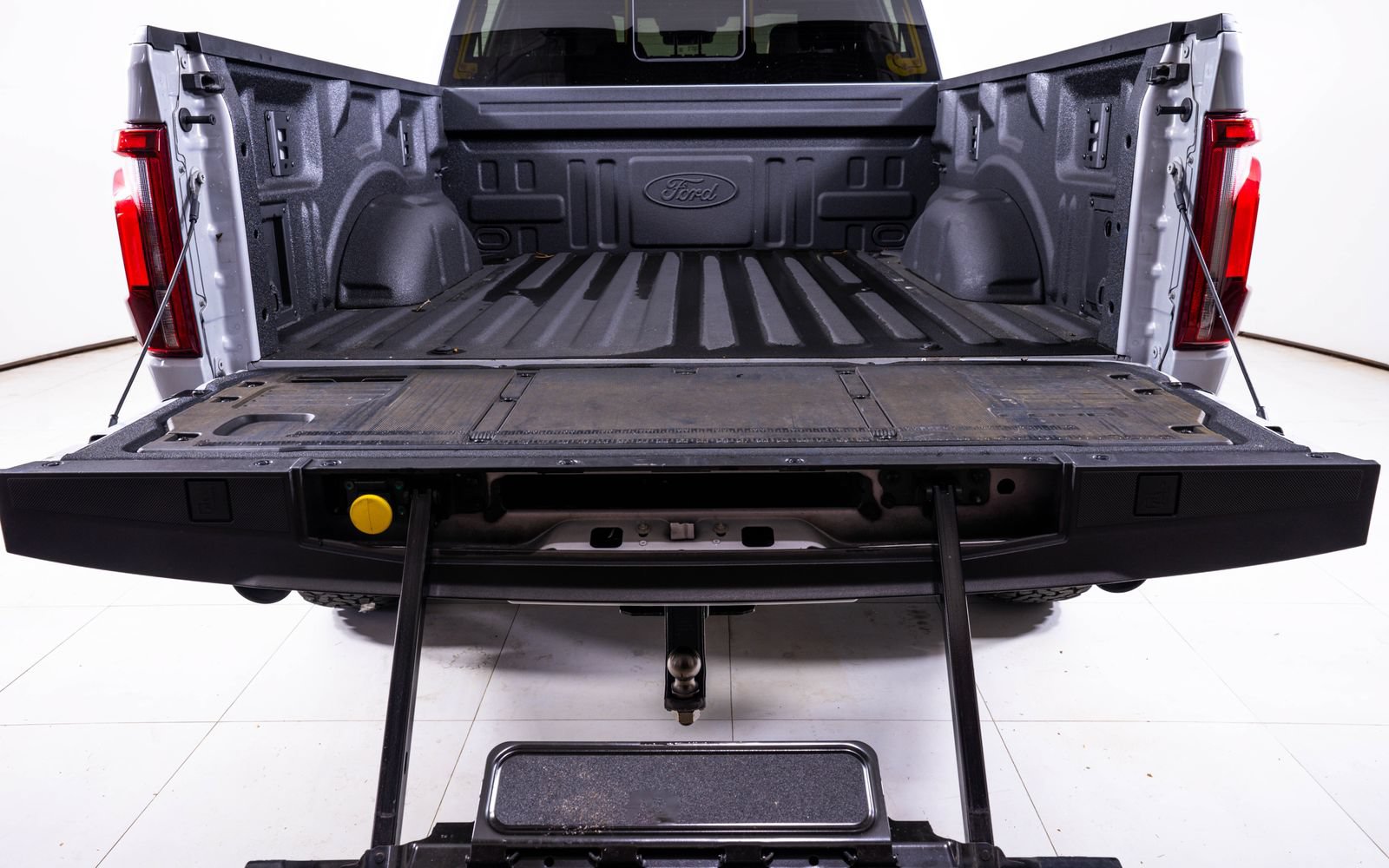 Used 2025 Ford F150 Raptor w/ Equipment Group 803A Raptor R AWD/4WD image 21