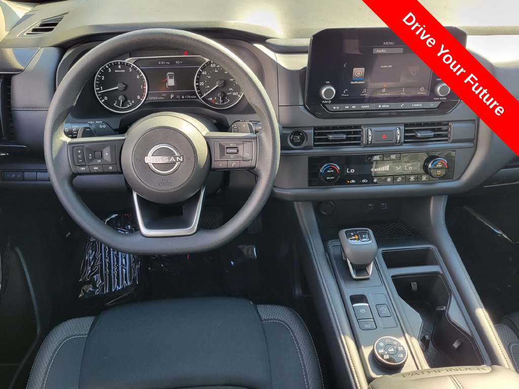 Used 2025 Nissan Pathfinder S AWD/4WD image 6