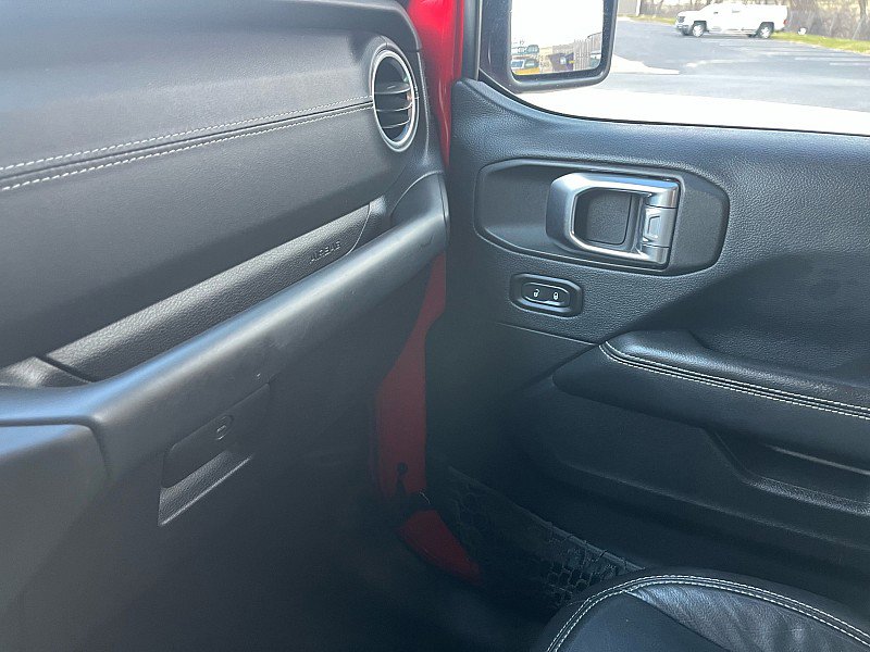 Used 2018 Jeep Wrangler Unlimited Sahara w/ Dual Top Group image 25