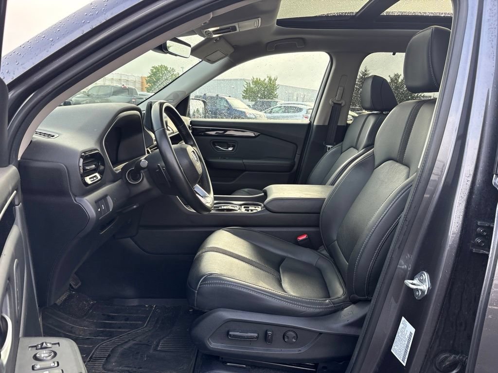 Used 2025 Honda Pilot Touring image 18