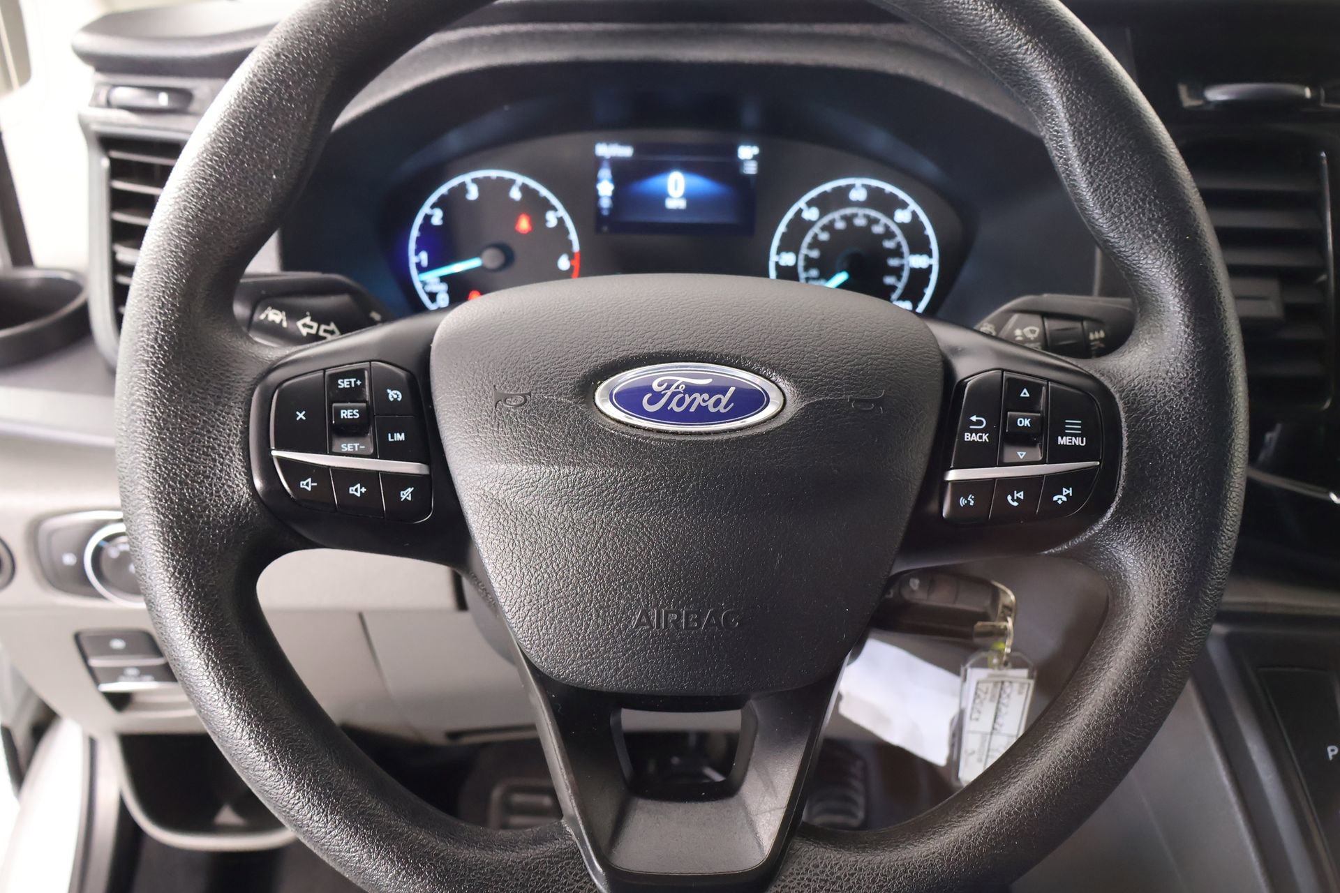 Used 2023 Ford Transit 350 XLT image 3