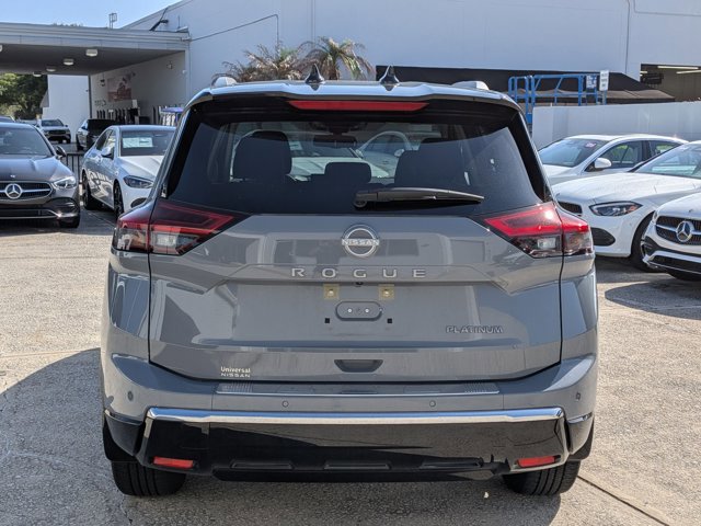 Used 2025 Nissan Rogue Platinum w/ Tech Package image 7