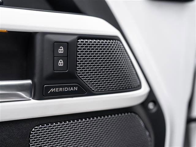 Used 2022 Land Rover Defender 110 S image 25