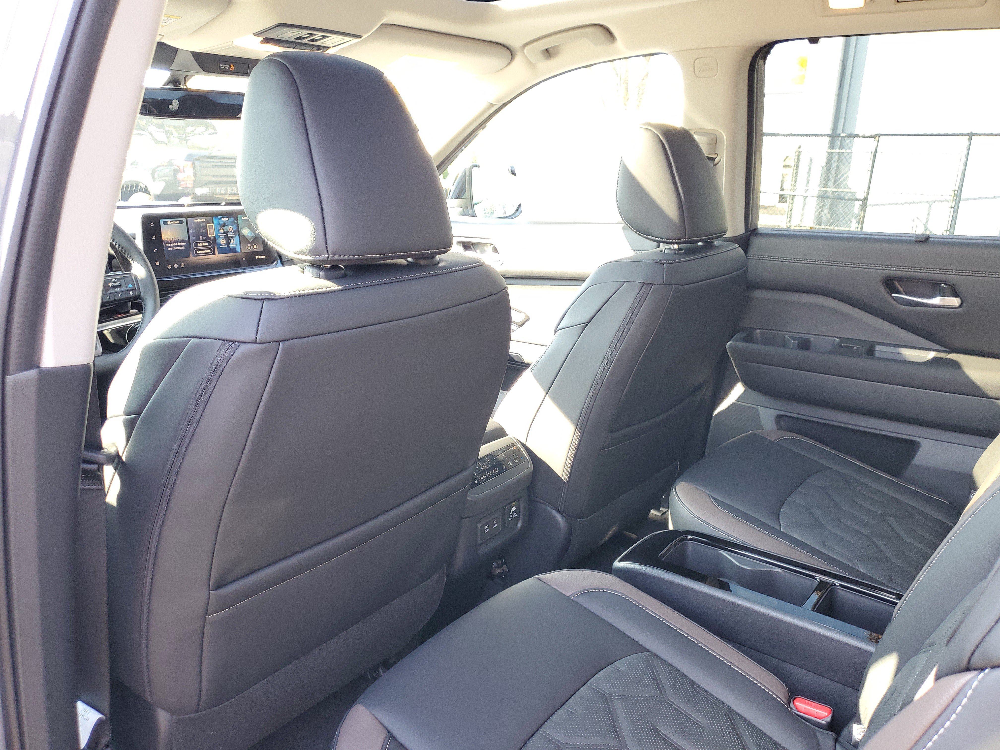 New 2026 Nissan Pathfinder Platinum AWD/4WD image 32