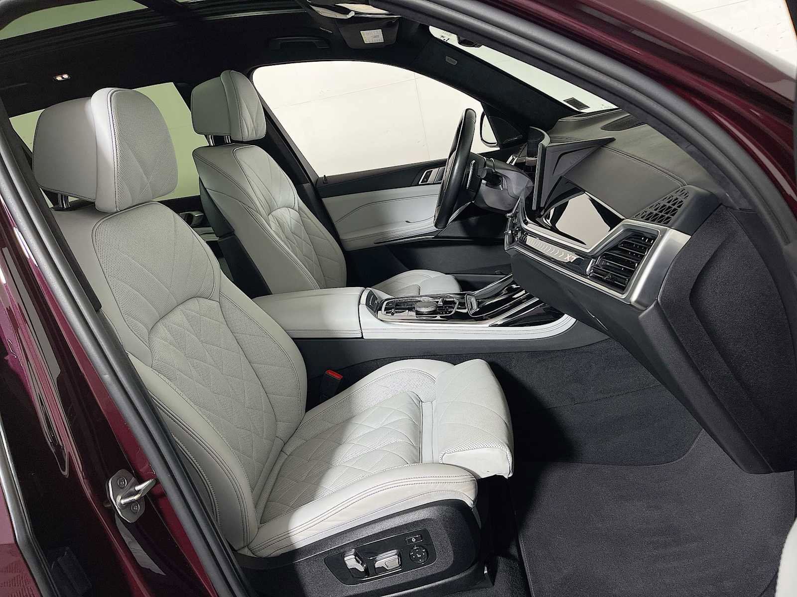 Certified 2023 BMW X7 xDrive40i w/ M Sport Package image 23