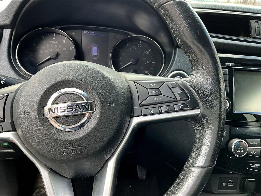 Used 2018 Nissan Rogue SV image 17