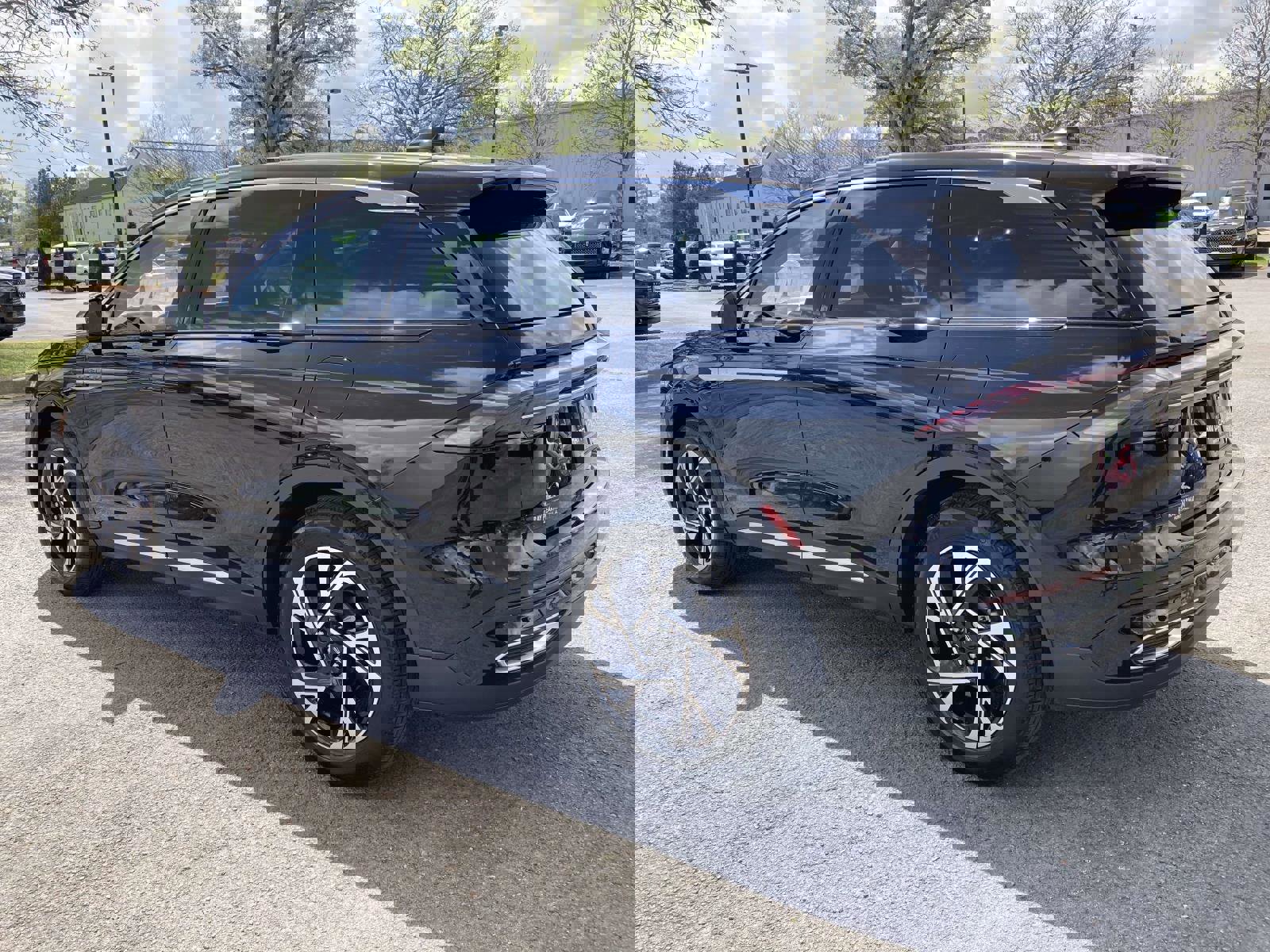 Certified 2025 Lincoln Nautilus Premier w/ Equipment Group 102A image 7