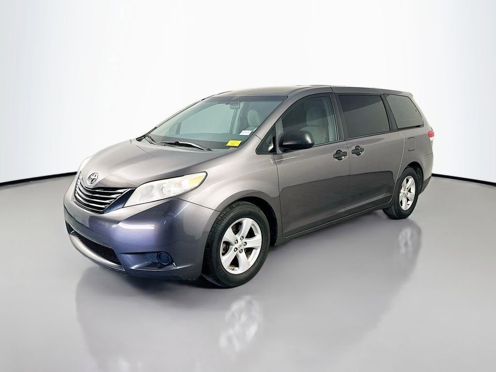 Used 2014 Toyota Sienna L FWD image 3