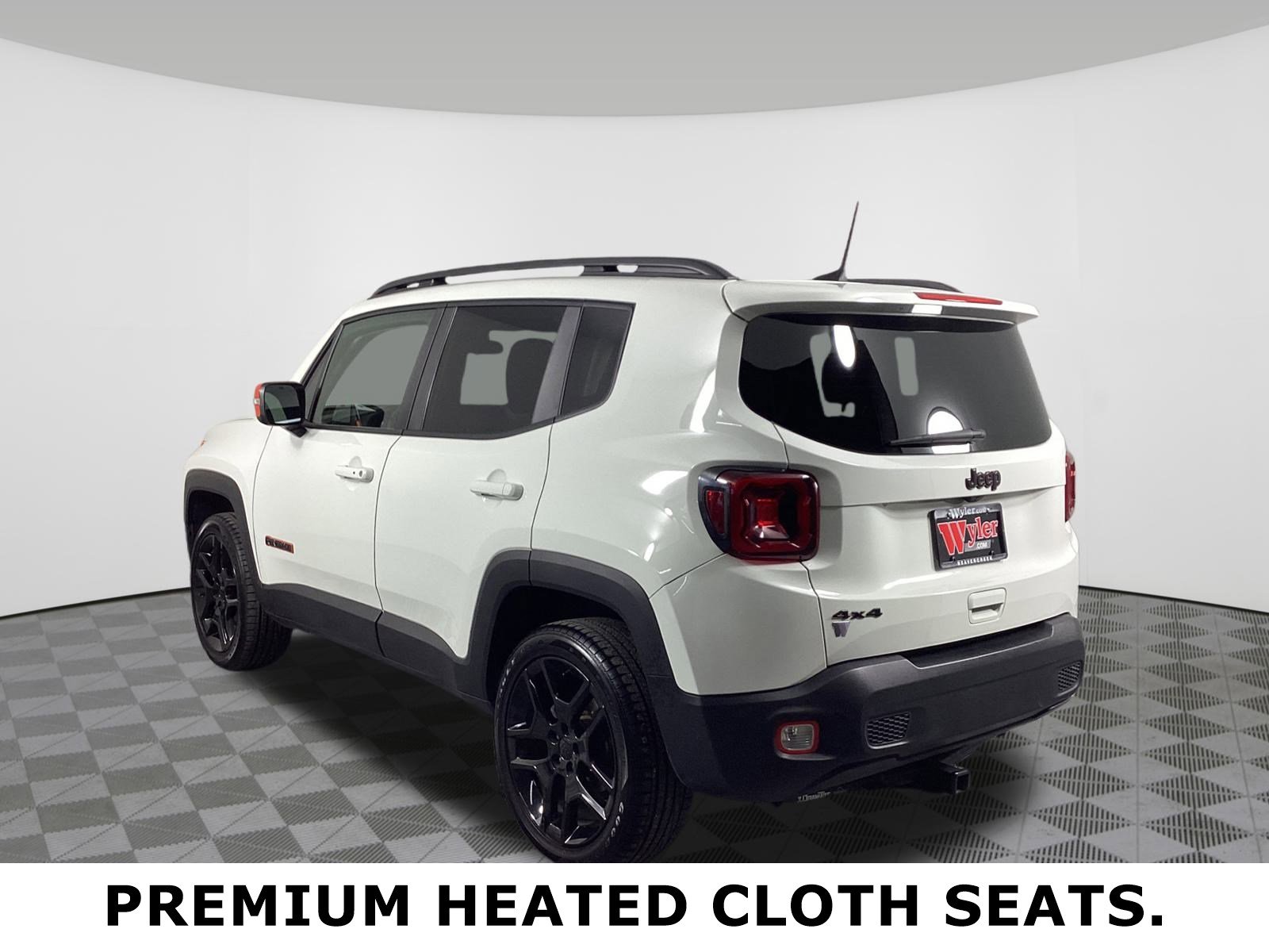 Used 2020 Jeep Renegade Latitude image 3
