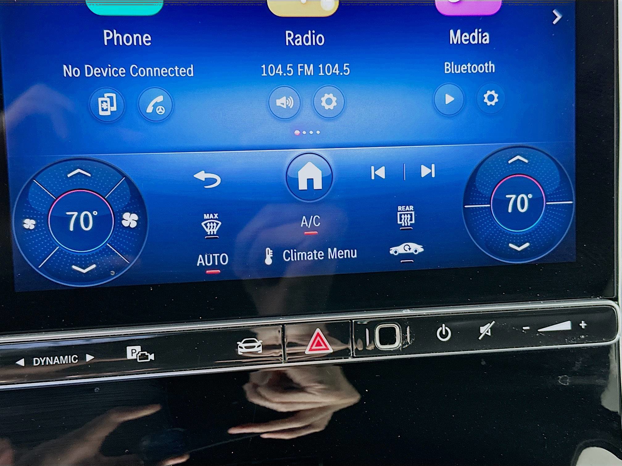 Used 2025 Mercedes-Benz GLC 300 4MATIC image 15