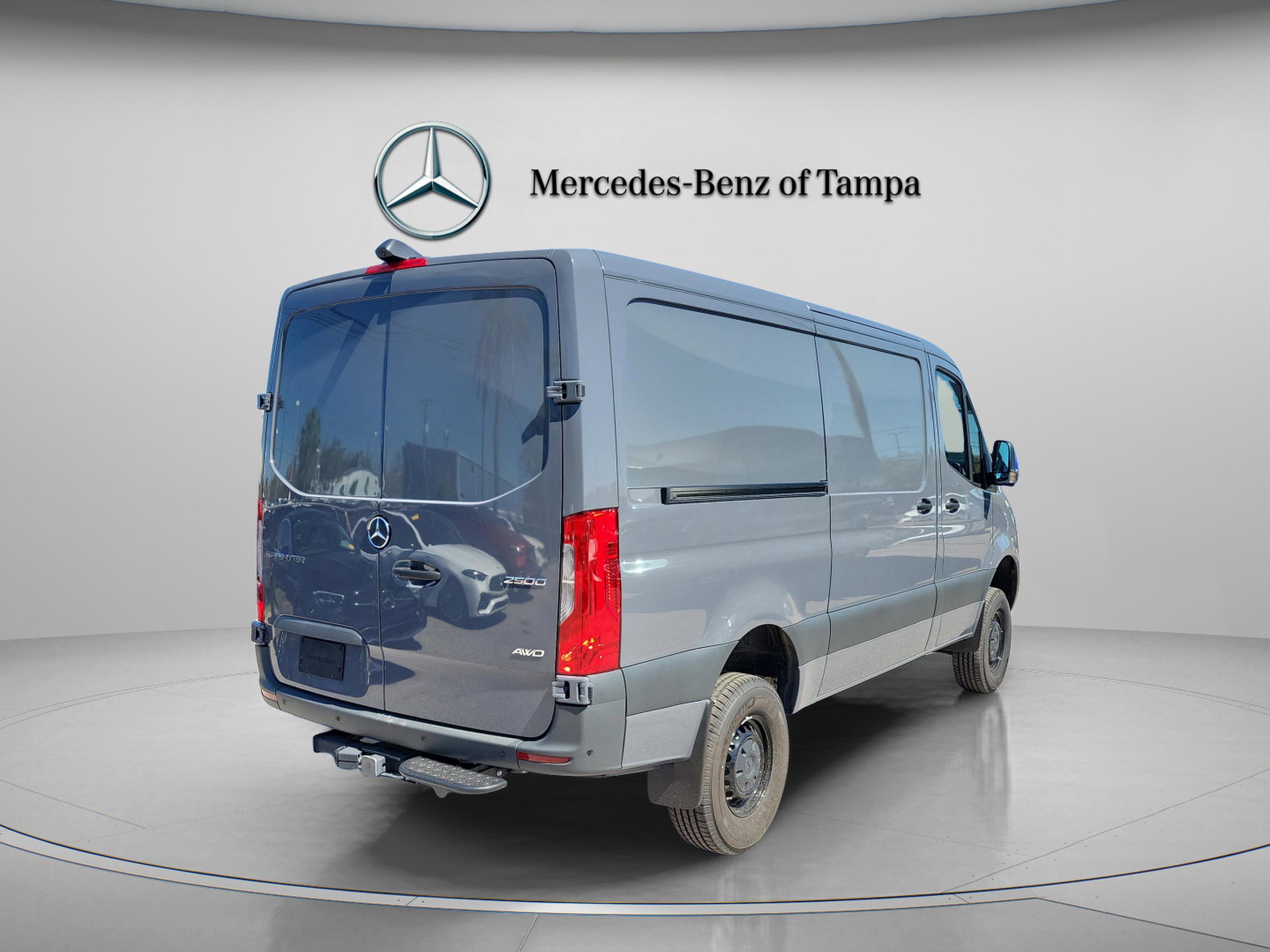 Used 2025 Mercedes-Benz Sprinter 2500 image 3