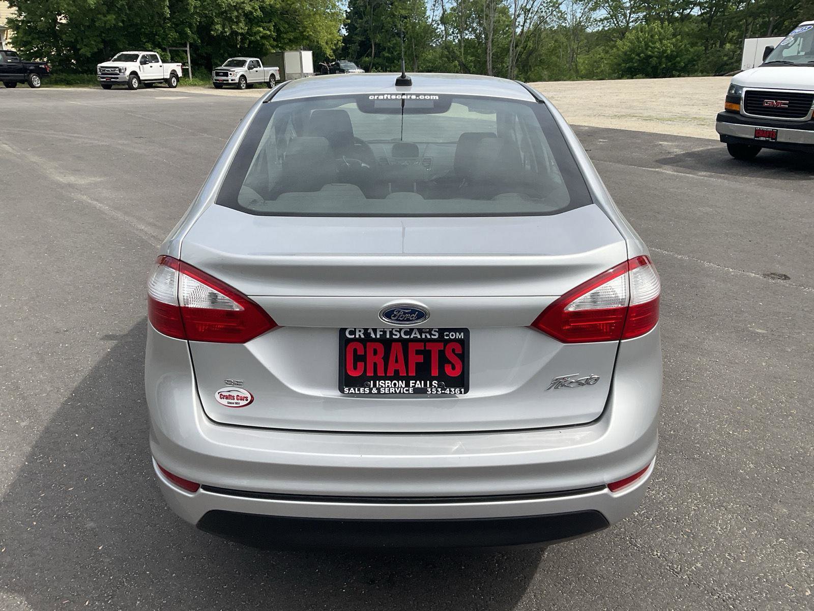 Used 2018 Ford Fiesta SE w/ Cold Weather Package FWD image 4