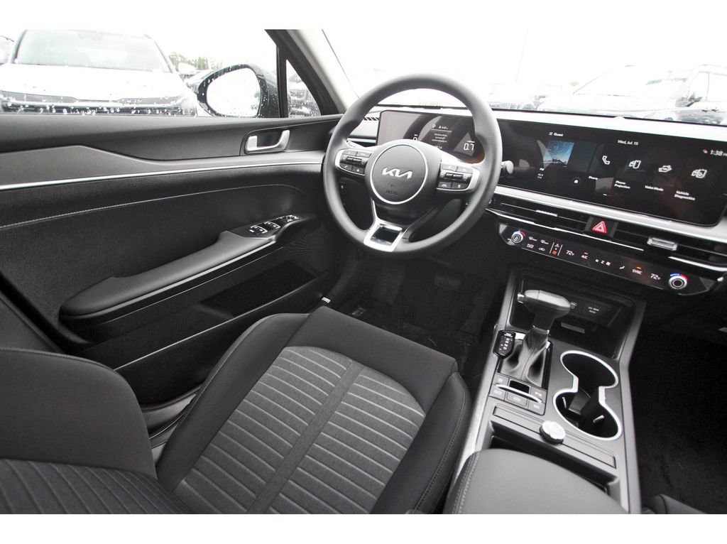 New 2026 Kia K5 LXS FWD image 8