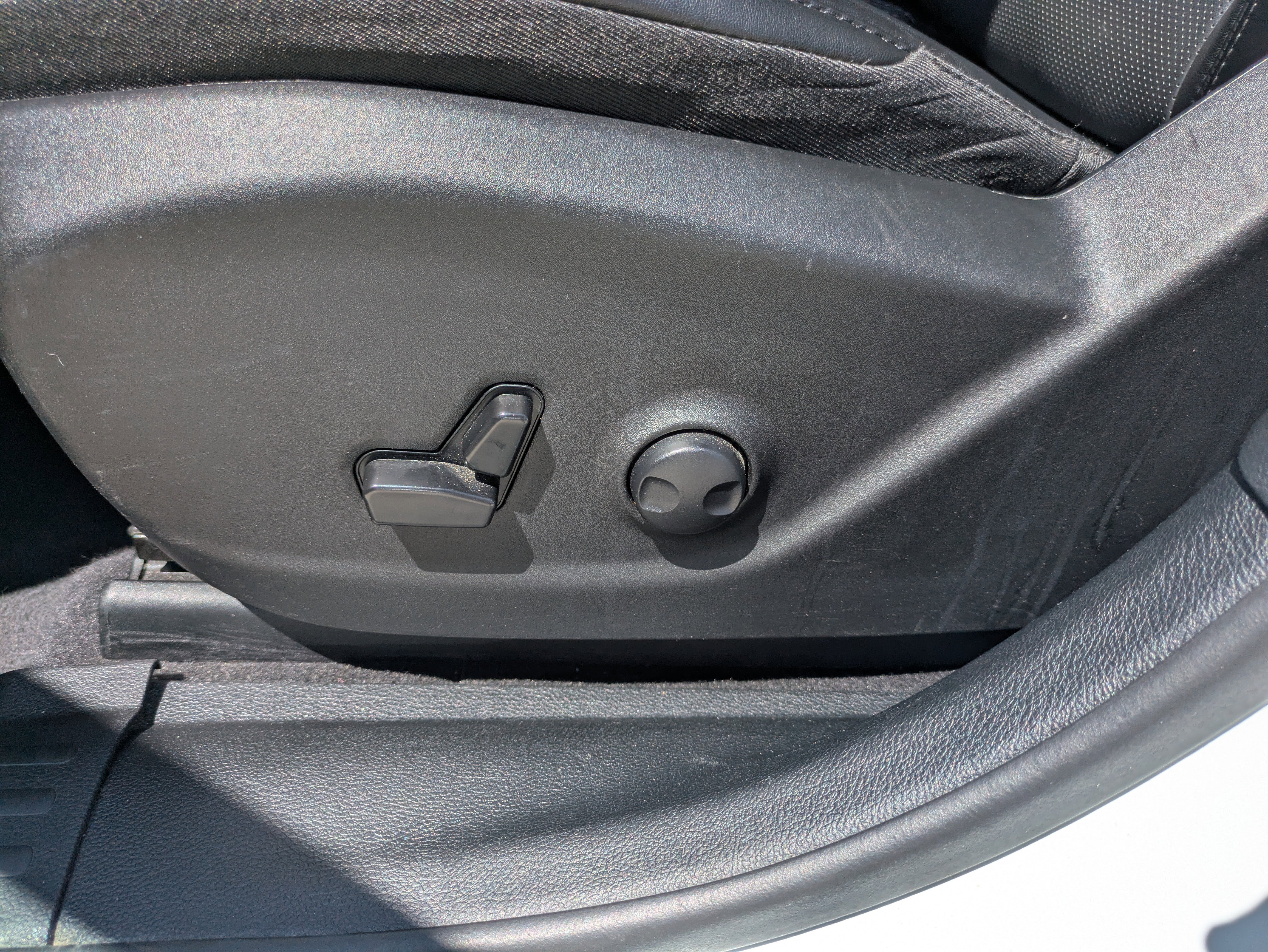 Used 2023 Jeep Cherokee Altitude Lux image 8