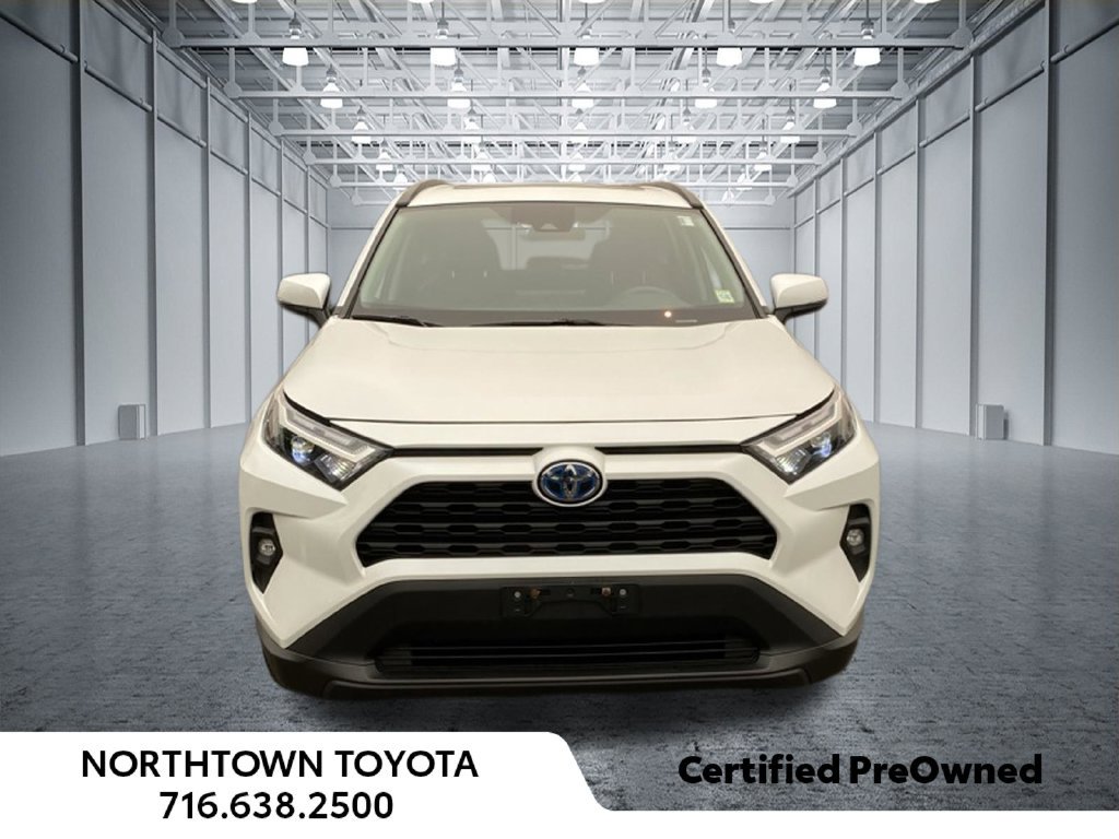 Used 2023 Toyota RAV4 XLE Premium AWD/4WD image 4