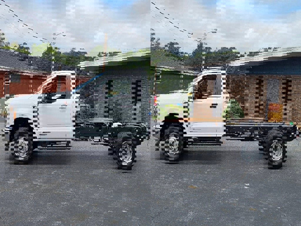 New 2026 Ford F350 XL w/ XL Chrome Package image 23