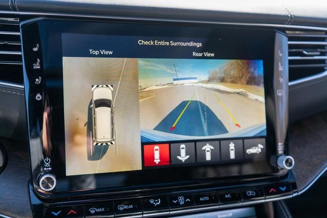 Used 2023 Jeep Grand Wagoneer 4WD w/ Flexible Seating Group image 39