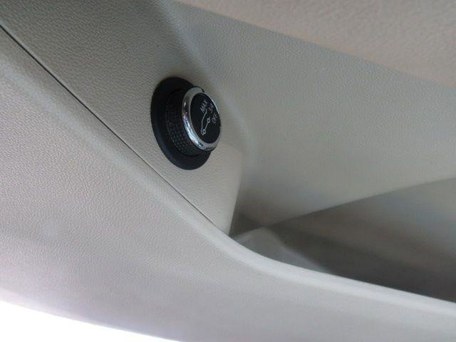 Used 2019 Cadillac XT5 AWD image 32