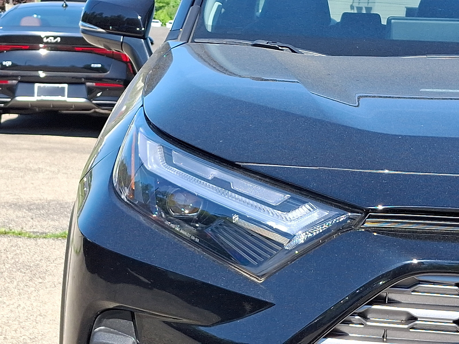 Used 2023 Toyota RAV4 Limited AWD/4WD image 8