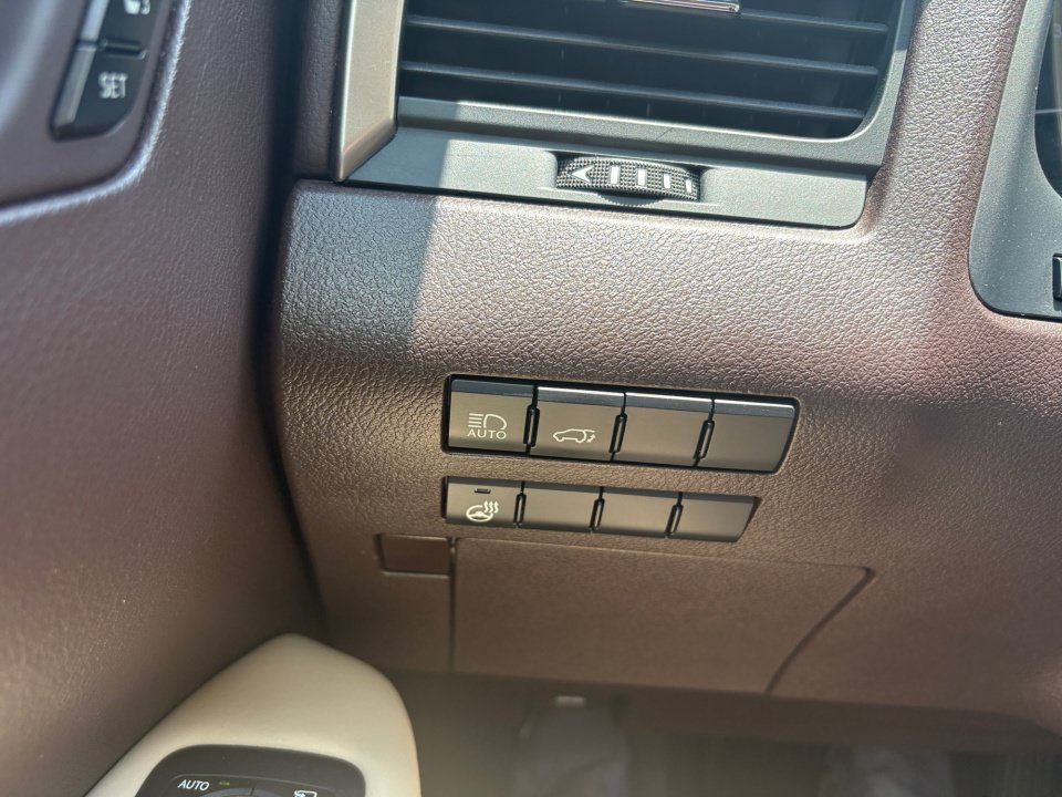 Used 2020 Lexus RX 350 FWD w/ Premium Package image 16