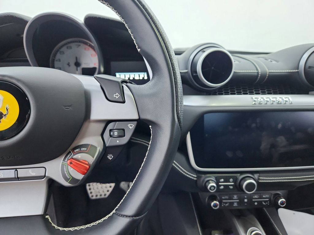 Used 2020 Ferrari Portofino Base image 29