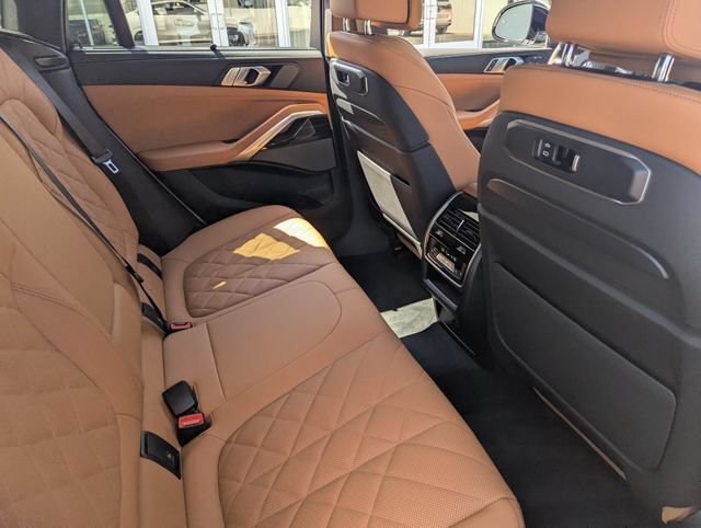 New 2027 BMW X6 xDrive40i w/ Executive Package AWD/4WD image 15