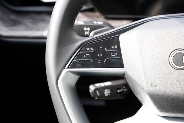 Used 2025 Audi Q5 Premium Plus w/ Premium Plus AWD/4WD image 18