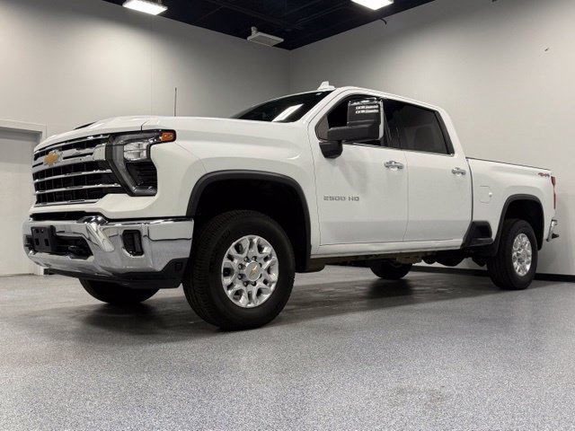 Used 2024 Chevrolet Silverado 2500 LTZ AWD/4WD image 6